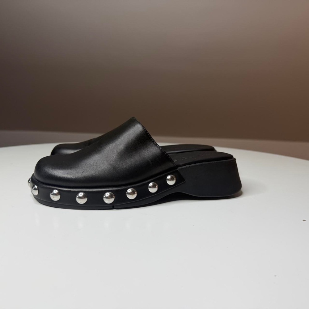 Aerosoles Faye Black Leather Studded Platform Mules Clogs Size 7M Witch core
